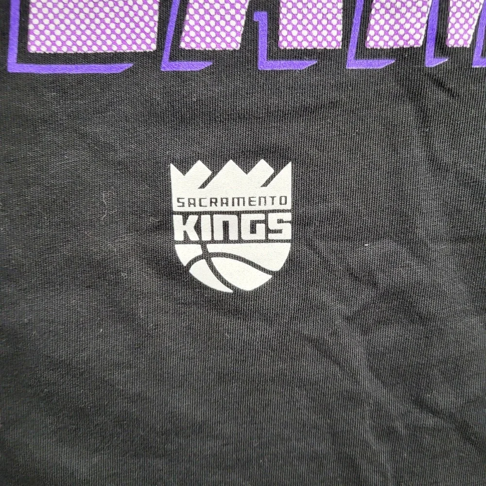 Sacramento Kings Men Shirt M Black Fanatics Graphic Print Light‎ The Beam